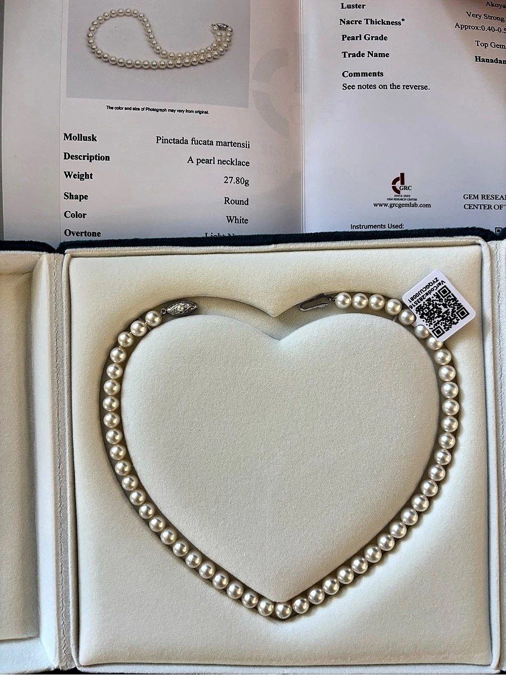 shiny shiny Akoya sea Pearl Necklace